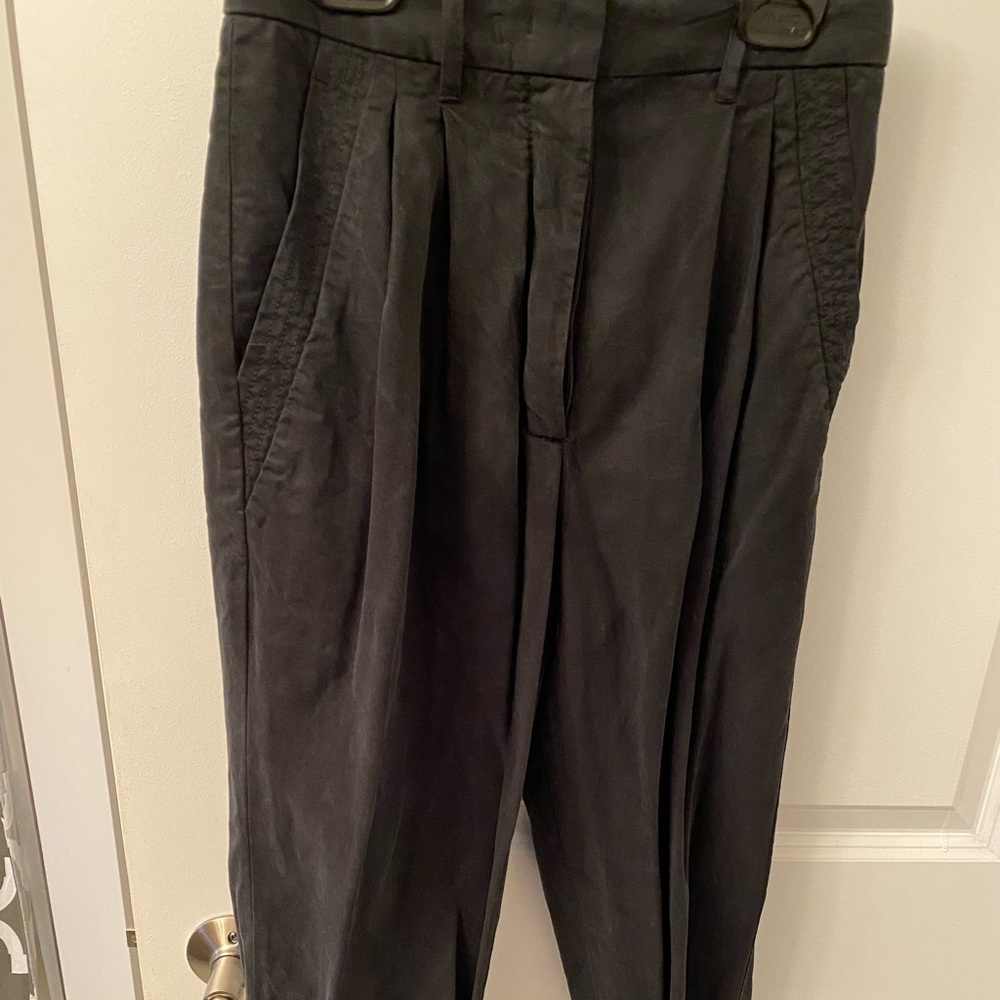 Aritzia Talula summer pleated pants